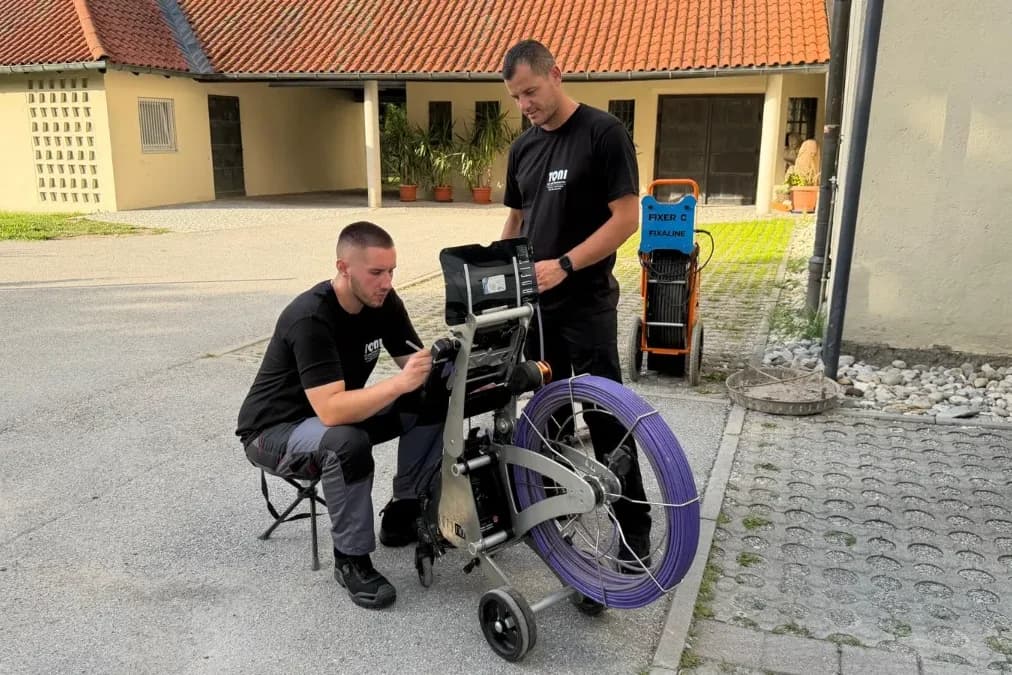 Kamerahaspel und Monitor bei der Kanal-TV-Inspektion durch TONI Rohr- und Kanalservice